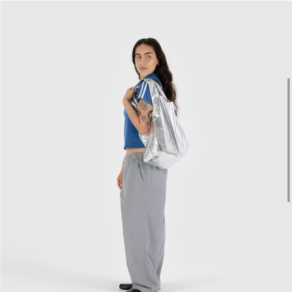 BAGGU Standard Baggu Silver Metallic NWT - Picture 2 of 5